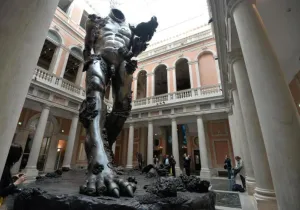 Damien Hirst, Demon