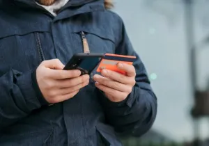 ΕΛΑΣ: Ψηφιακό εμπόριο ναρκωτικών με QR codes και κρυπτονομίσματα στη Θεσσαλονίκη