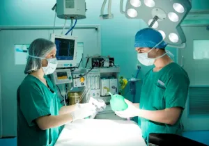 Η κυβέρνηση δίνει κατεύθυνση στους δημόσιους φορείς υγείας