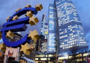 Η ΕΚΤ πρέπει να περιορίσει την πρόσβαση των τραπεζών στη ρευστότητά της