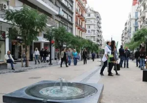 Θεσσαλονίκη: Από 13/12 τίθεται σε ισχύ το εορταστικό ωράριο των εμπορικών καταστημάτων 