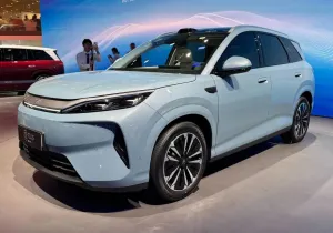 Το ολοκαίνουργιο BYD Atto 3 έρχεται για να κλέψει την παράσταση