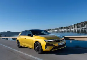 Βρείτε τους καρχαρίες στο νέο Opel Astra