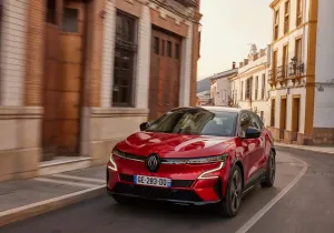 Renault: Μεγαλύτερη αυτονομία, χαμηλότερες τιμές – Έρχονται τα νέα μοντέλα με LFP μπαταρίες!