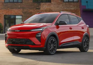 Chevrolet Bolt: Η GM φέρνει πίσω το δημοφιλές EV με αναβαθμισμένη τεχνολογία