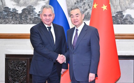 Ρωσία: Συνάντηση Σοϊγκού με τον Κινέζο ΥΠΕΞ Ουάνγκ για ζητήματα ασφαλείας