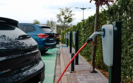 Blink Charging Hellas: Στρατηγικές συνεργασίες  με κορυφαίους Oμίλους του κλάδου ακινήτων